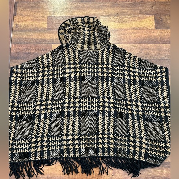 Chicos Cowl Neck Poncho Plaid Women’s Size L XL Black Tan - Picture 8 of 8